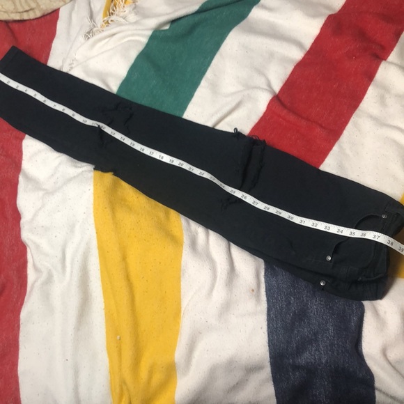 3/40$ Gloria Vanderbilt | Black Distressed Ripped Jeans - Picture 6 of 6